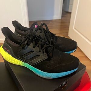 ULTRA BOOST 22s worn a few times so cheap MENS SIZE 12